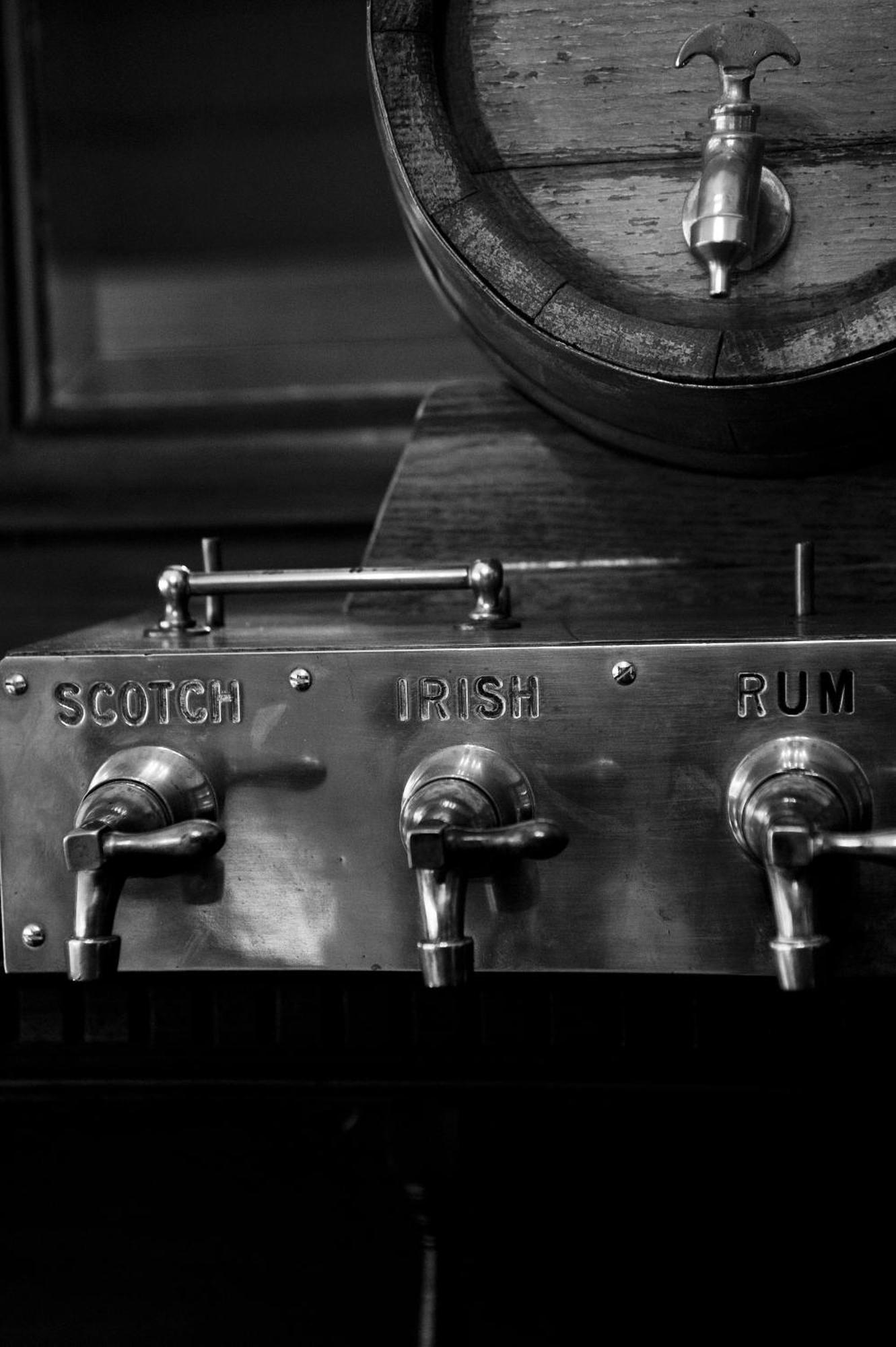 One Devonshire Gardens A Hotel Du Vin Glasgow Exterior photo A tap for Irish whiskey