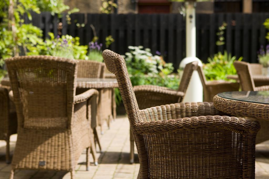 One Devonshire Gardens A Hotel Du Vin Glasgow Exterior photo The garden at the hotel