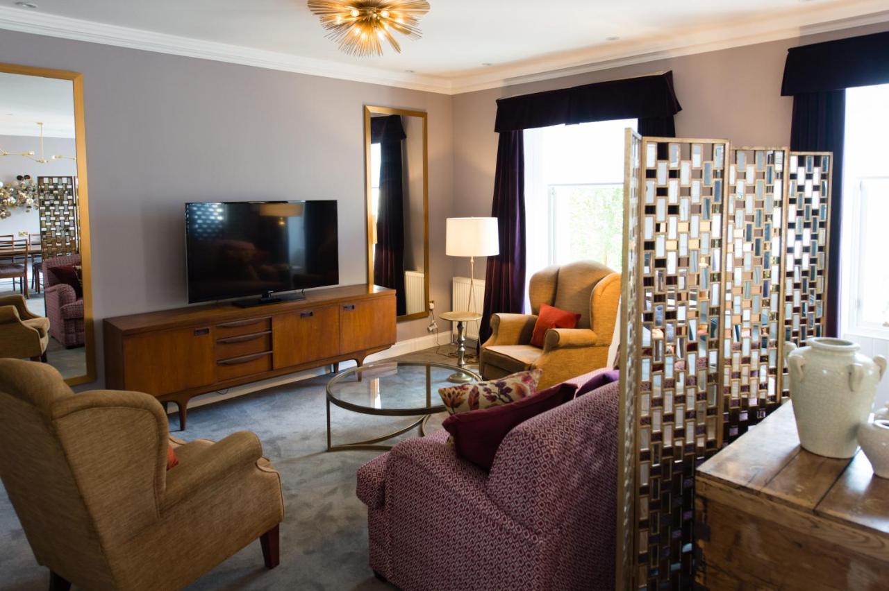 One Devonshire Gardens A Hotel Du Vin Glasgow Exterior photo A living room in a typical apartment at The Carlyle